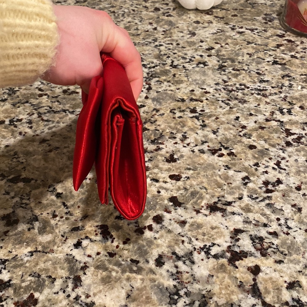 Red clutch/purse by Jacqueline Ferrar - Picture 5 of 7